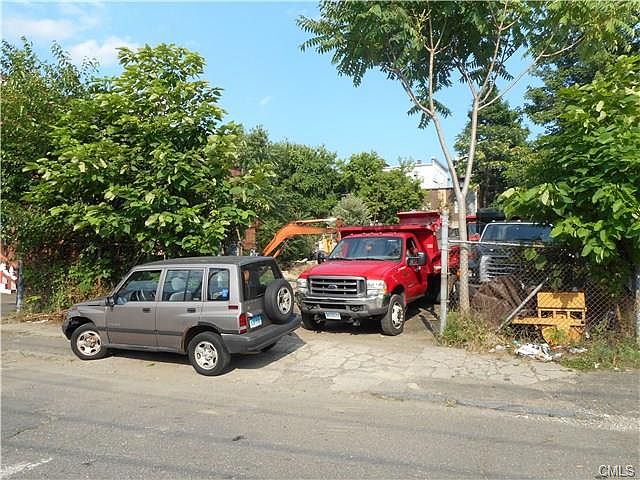 2nd image of 8-10 Calhoun Ave