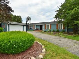 8220 Nolan St, Harvard, IL 60033