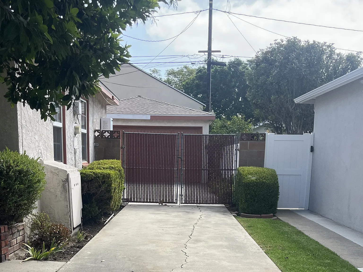 3 bed, 1400 sqft, $4,400 — Photo 2