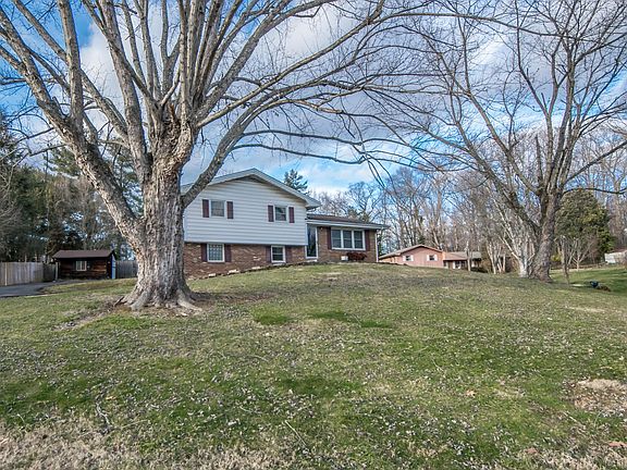 4th image of 10 Madison Ct