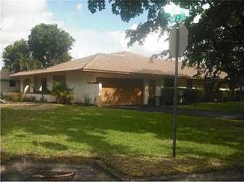 5th image of 10188 NW 2nd St