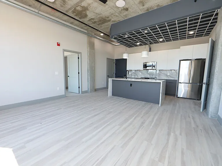 1810 E Venango St — Photo 33