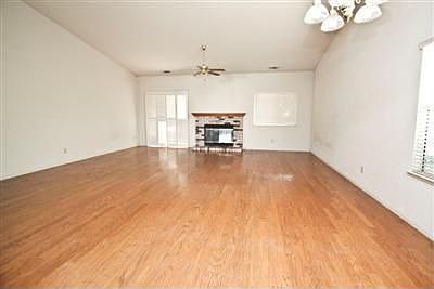 2nd image of 6036 Lonestar Ln