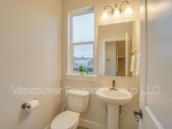5th image of 11025 NE 137th Ave