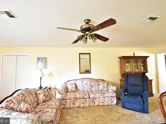 3rd image of 23 Hyannis St