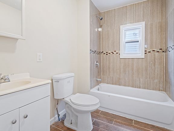 4th image of 874 S 16th St Floor 1