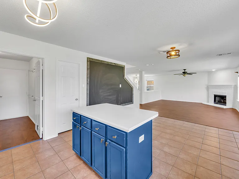 13221 Elmhurst Dr — Photo 18