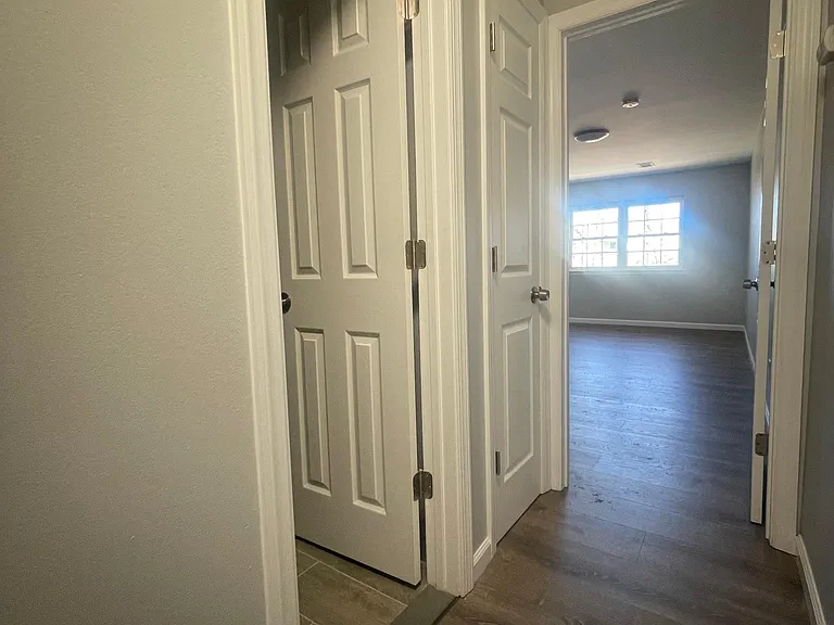228 College Dr — Photo 5