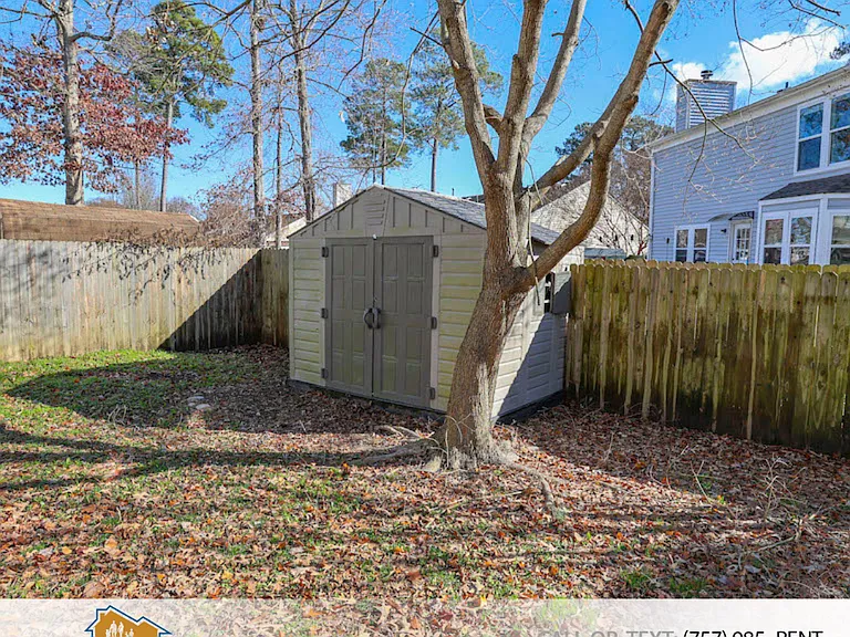 938 Churchill Ln — Photo 39
