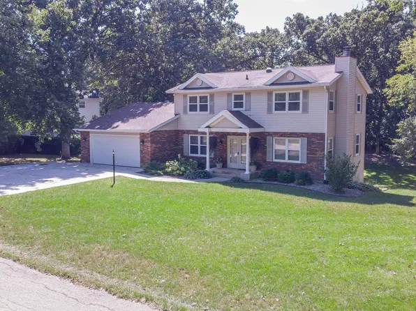 732 Santa Fe Dr, Freeport, IL 61032