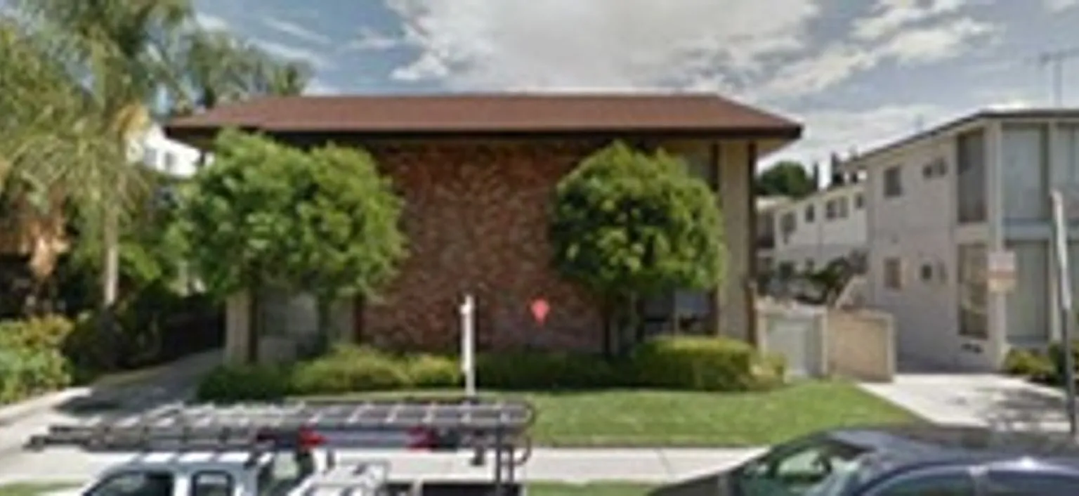 4338 Mammoth Ave Apts — Photo 3