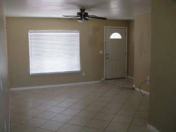 4th image of 828 W Hermosa Dr