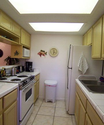 5th image of 6608 Padre Blvd