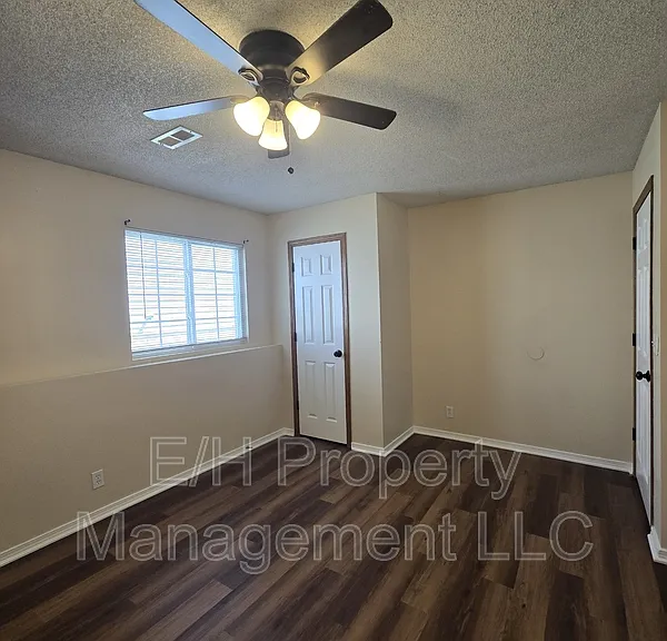 4462 S Elizabeth Ave — Photo 26