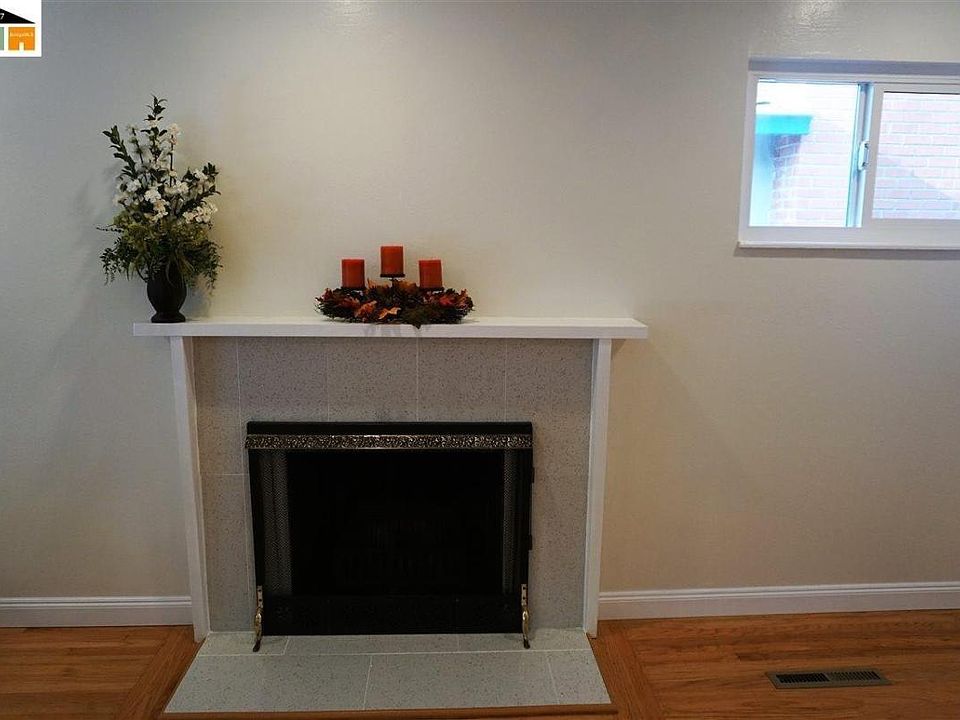 2nd image of 27083 Underwood Ave