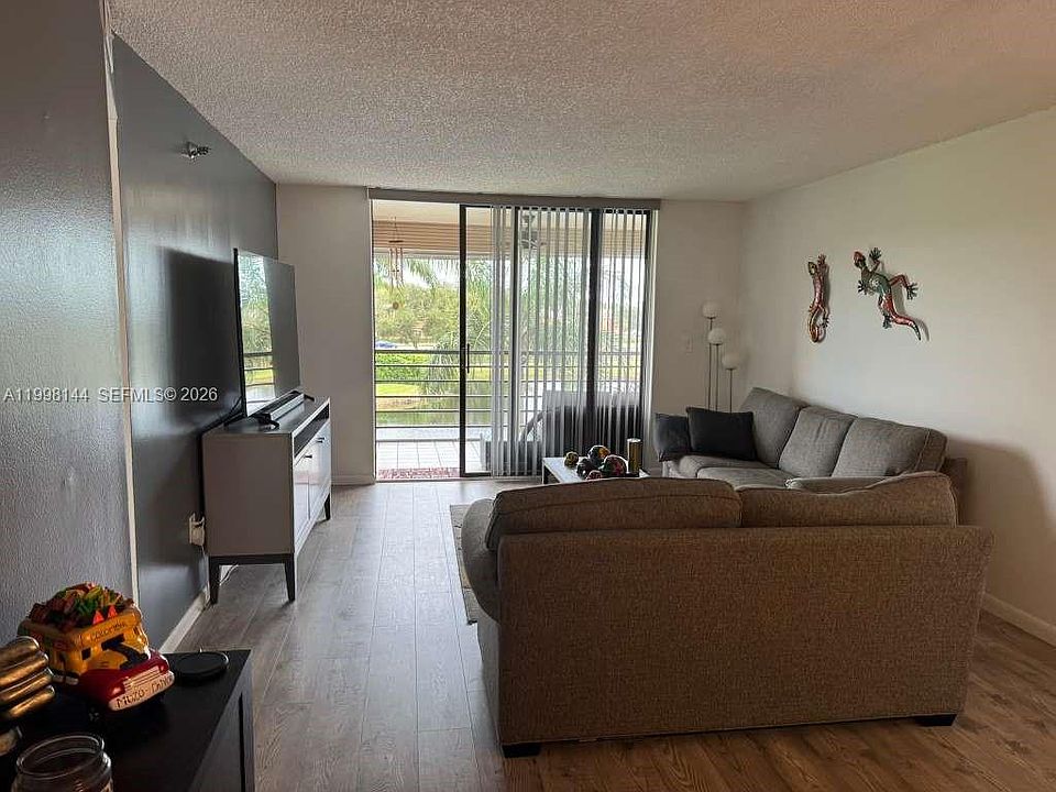 1st image of 1200 Saint Charles Pl APT 321