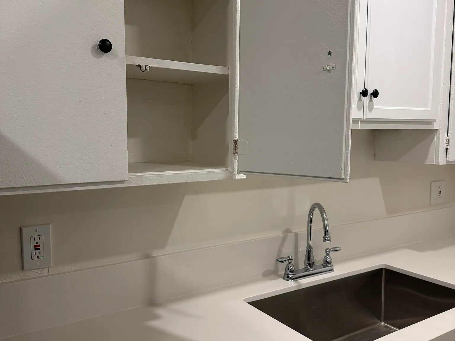 2 bed, 1.5 bath, 910 sqft, $2,775 — Photo 3