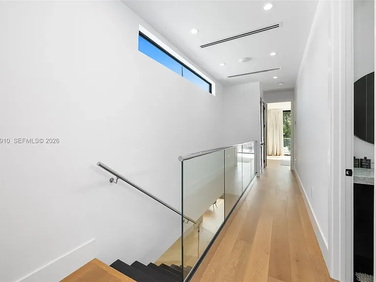 80 NW 45th St — Photo 10