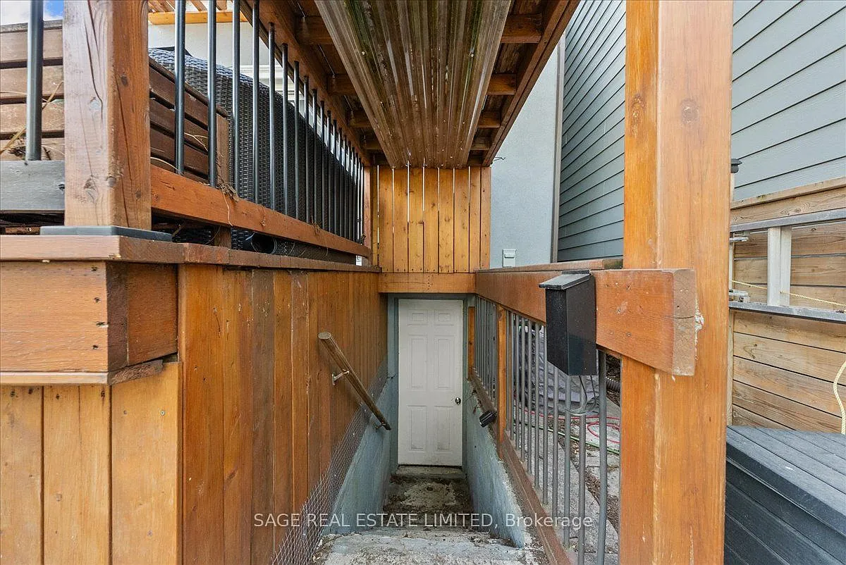 Building Photo - 207 Cedarvale Ave #LOWER