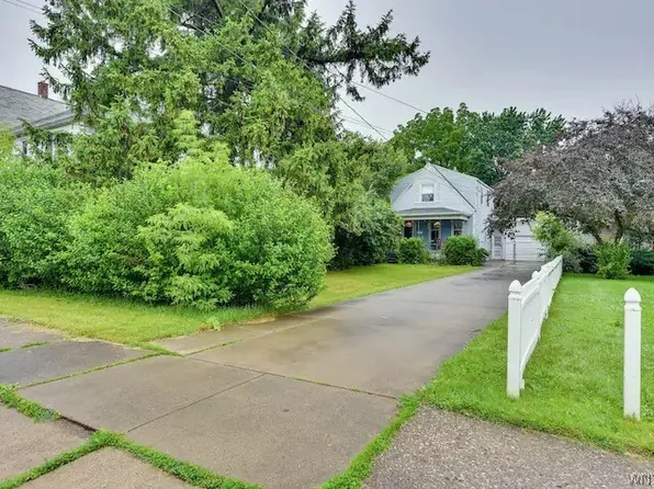 747 15th St, Niagara Falls, NY 14301