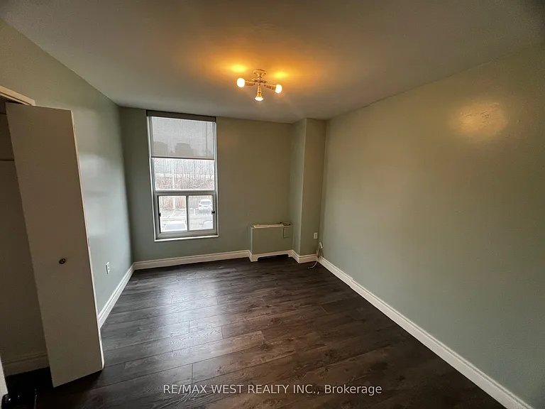 130 Neptune Dr #202 — Photo 23