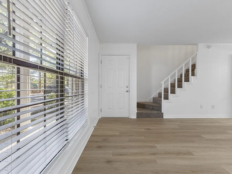 3348 Colonial Oaks Dr #8C — Photo 3