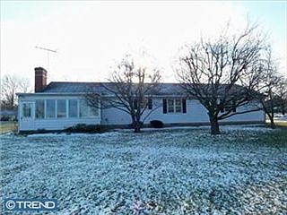 2nd image of 512 W Lawn Ave