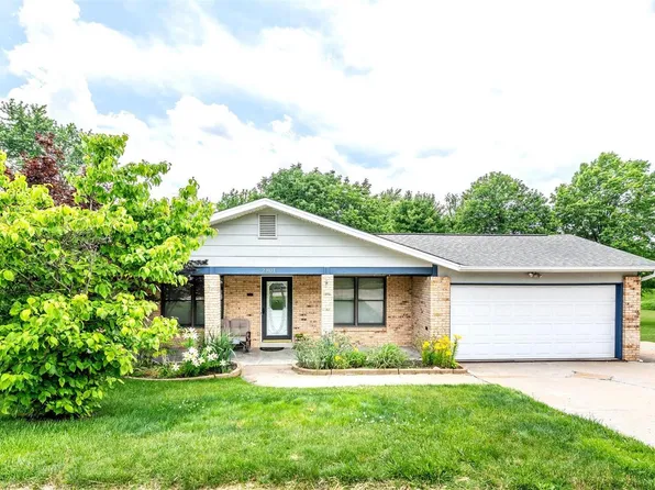 2801 James Christopher Dr, Maryland Heights, MO 63043