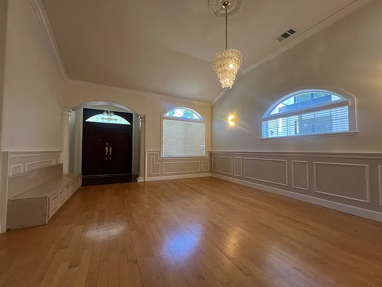 343 Franklin St — Photo 2