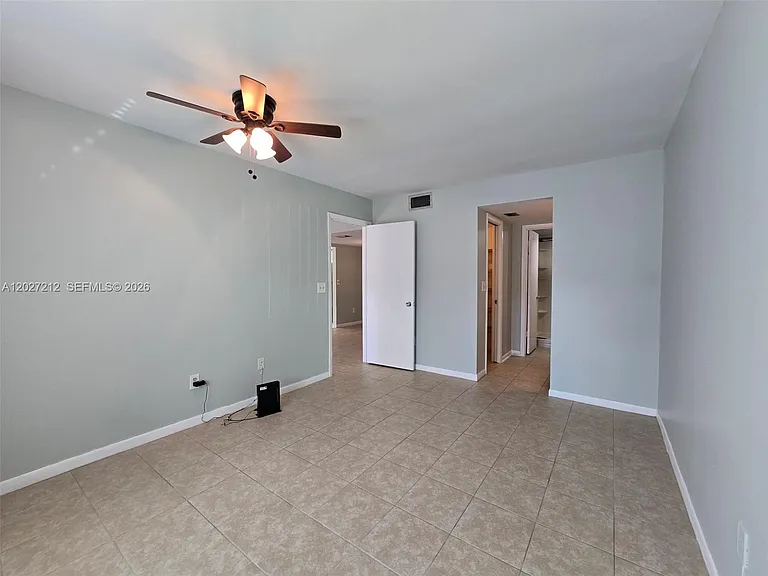 950 S Kanner Hwy #B4 — Photo 11