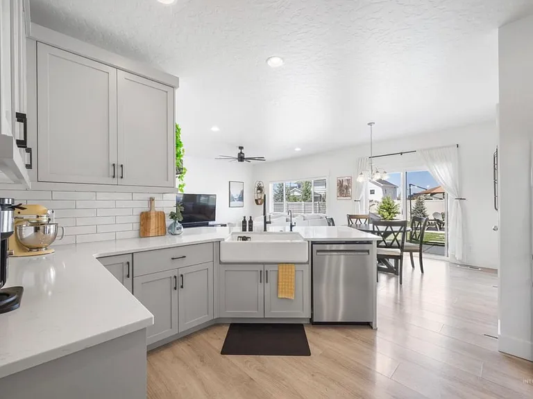 5962 W Milano Dr — Photo 20