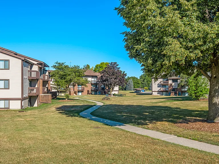 3790 Whispering Way Dr SE — Photo 2