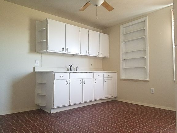 3rd image of 419 Carrolton Ave