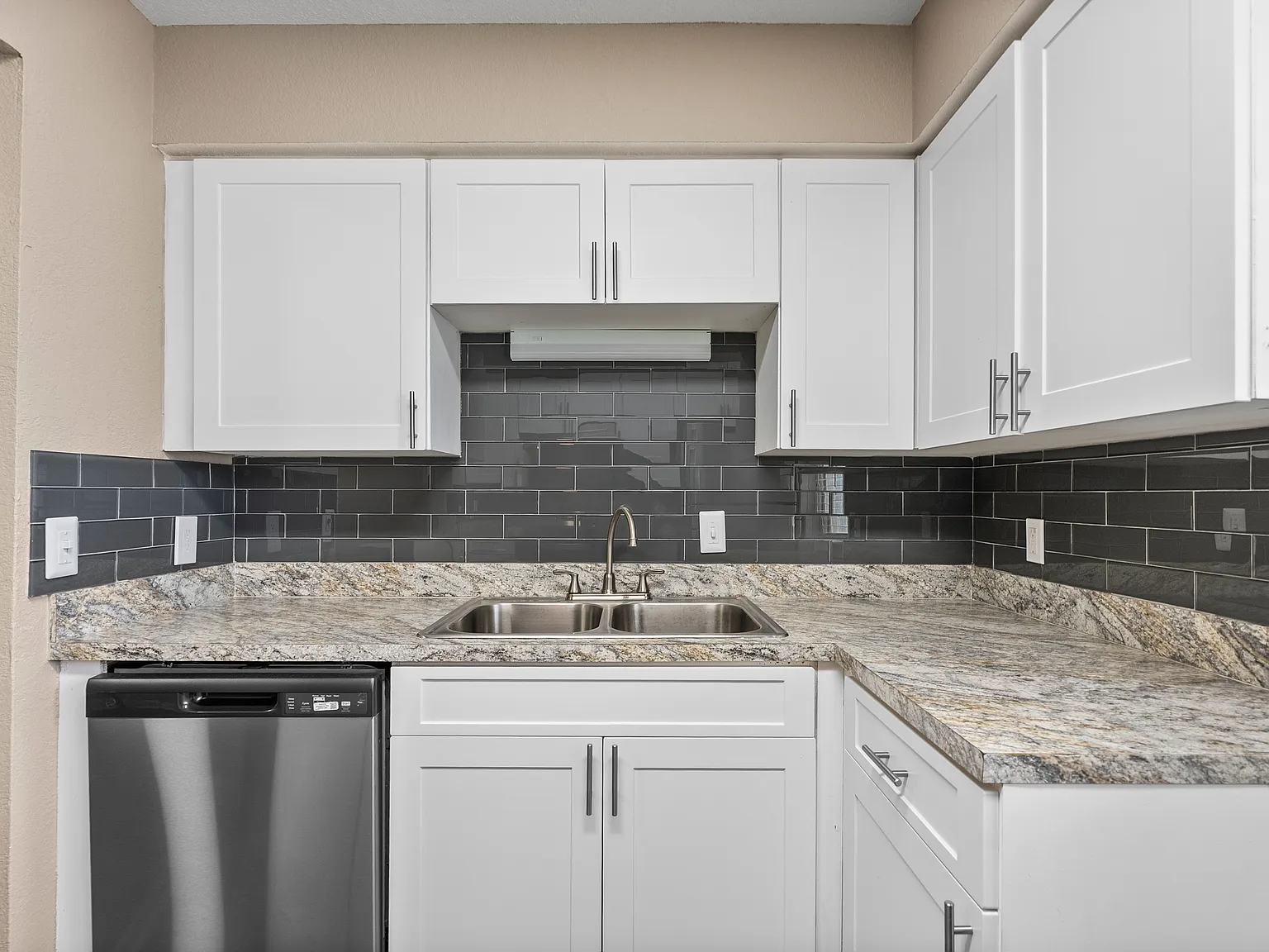 Villas at Deer Park Apartments — Photo 3
