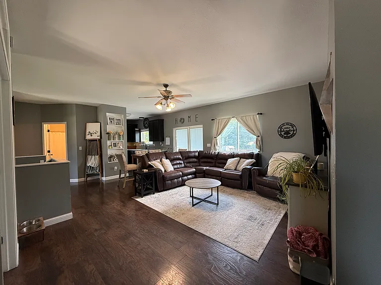 4421 Megan Ct NW — Photo 14
