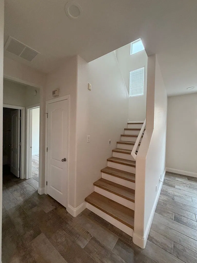 10540 Groton Ave - 4 Bdrm & 3 Bath W/Loft - Ready For Move In — Photo 3