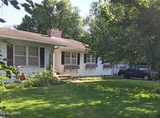 1016 E 13th St, Carthage, MO 64836
