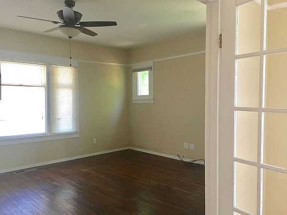 2nd image of 609 Dakota Ave