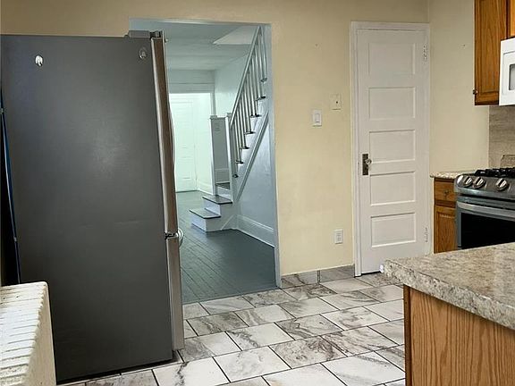 5th image of 1120 Fullerton Ave