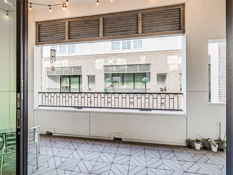 6056 Kansas St — Photo 22