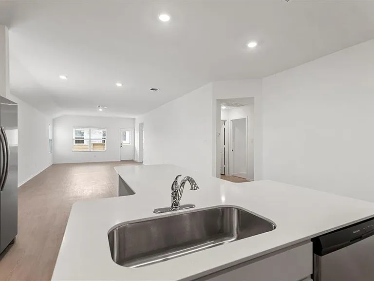 104 Donnington Dr — Photo 8