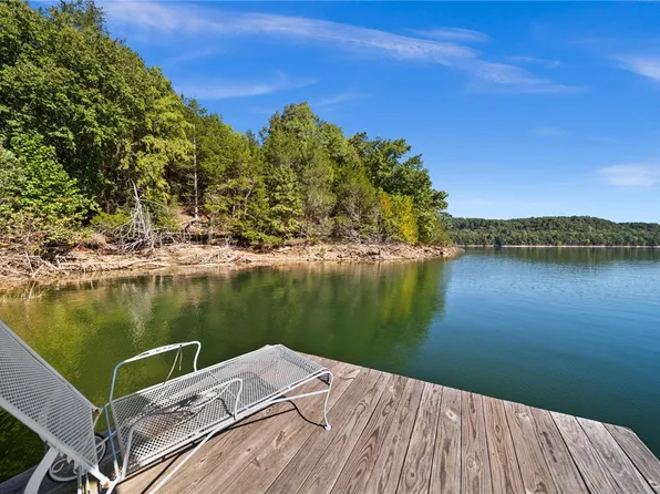 7221 Angell Rd, Rogers, AR 72756