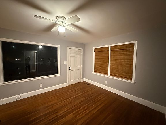 4th image of 3601 Dresden Dr E