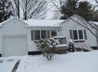 424 Newcastle Rd, Syracuse, NY 13219