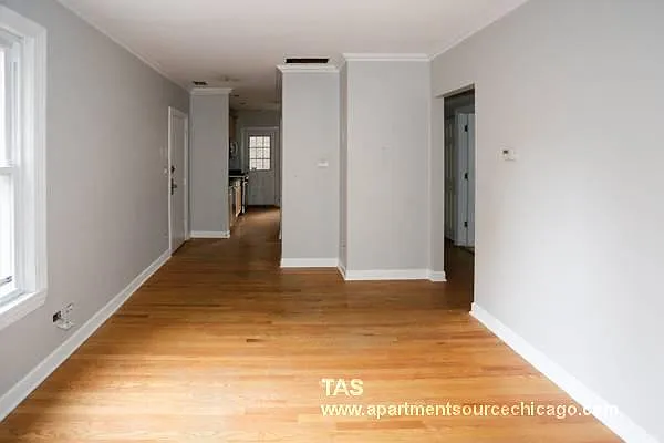 632 W Roscoe St #1N — Photo 4