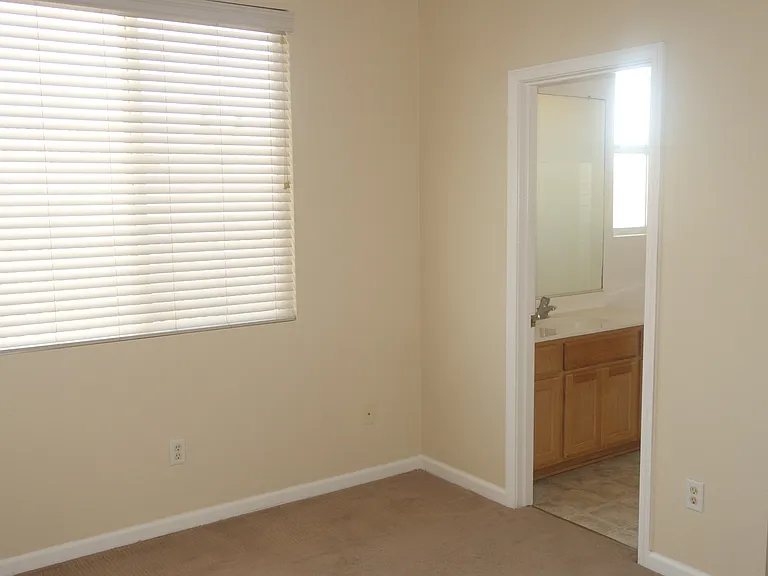 1380 Bamboo St — Photo 9