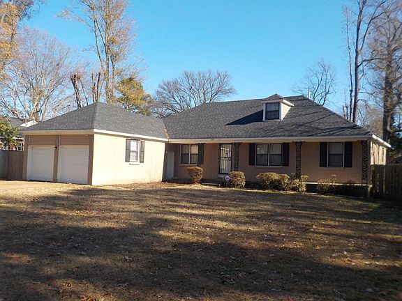 2nd image of 2114 Leichester Ln