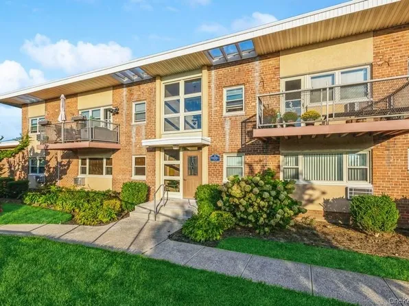 4 Rose Street #7, C-1, Oceanside, NY 11572