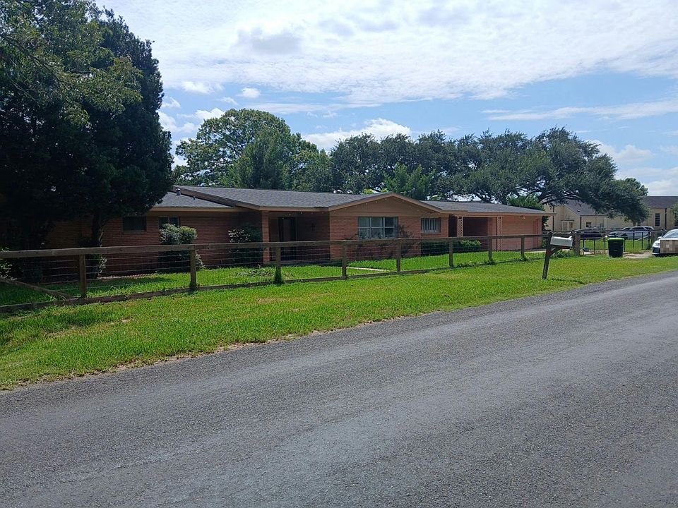 2nd image of 1412 N Rusk St