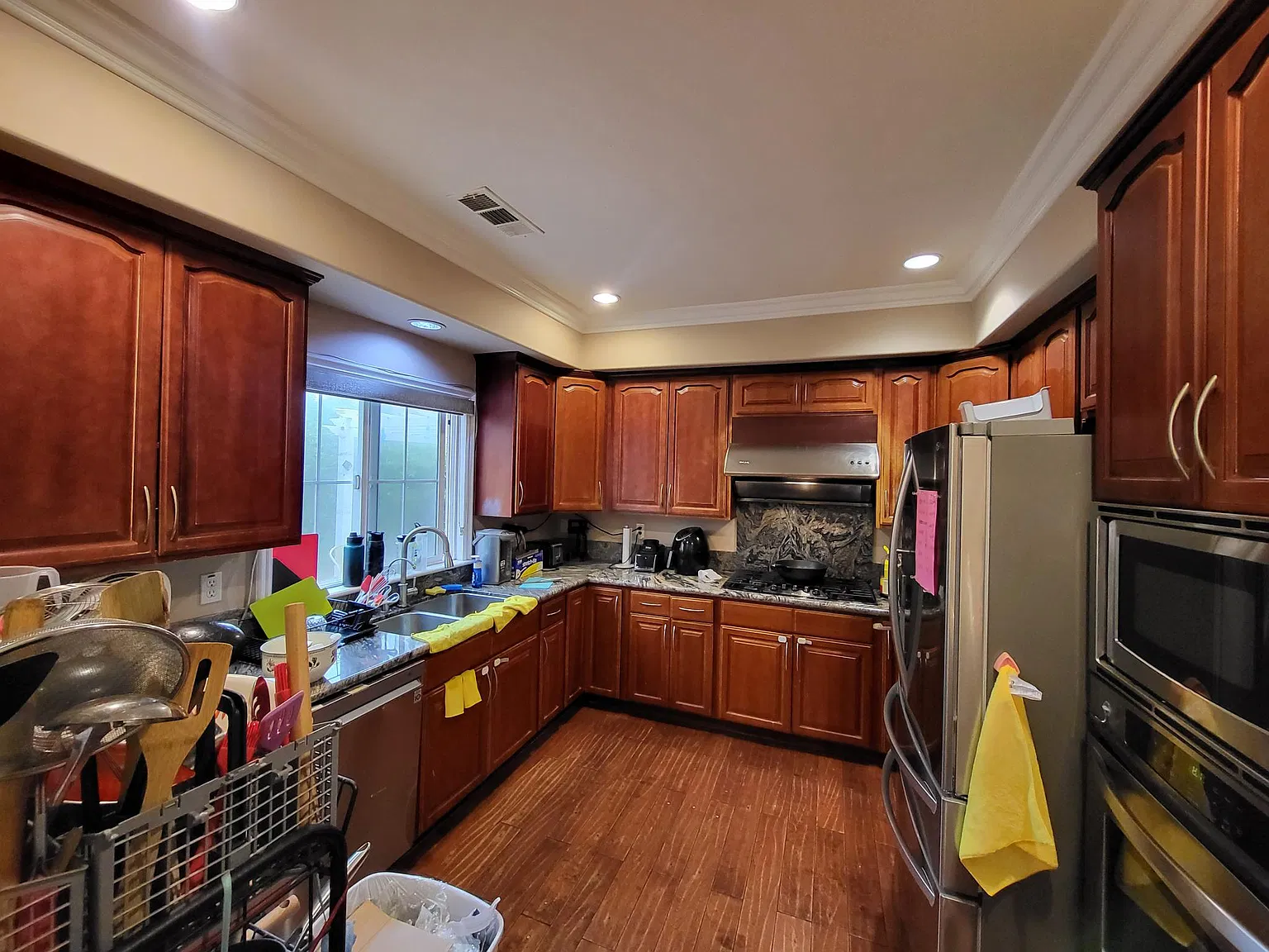 7621 Garvalia Ave — Photo 1